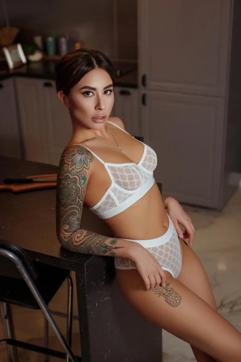 Alisha escort in London
