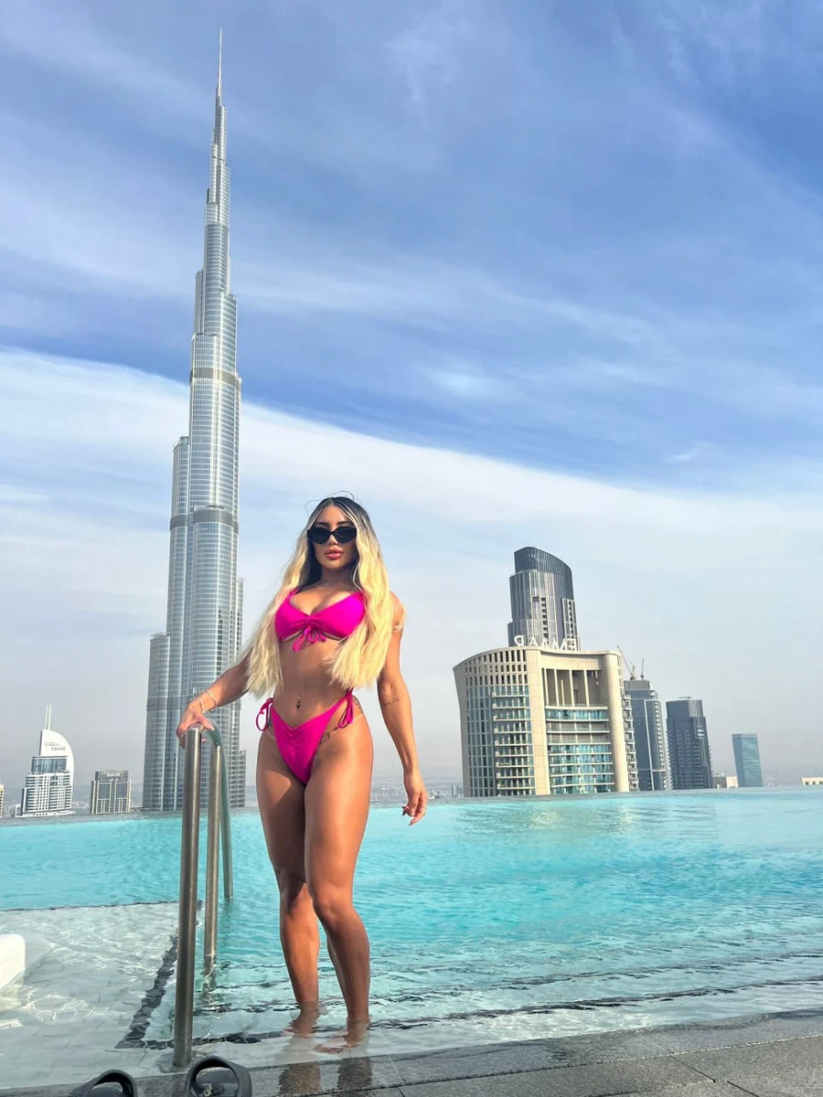 Bella escort in London