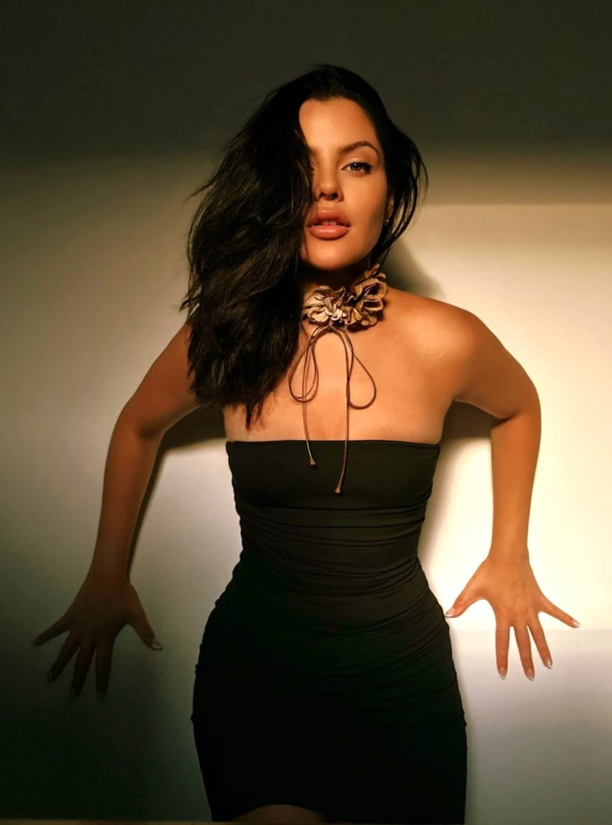 Clara escort in London