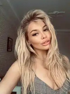 Kornelia escort in London