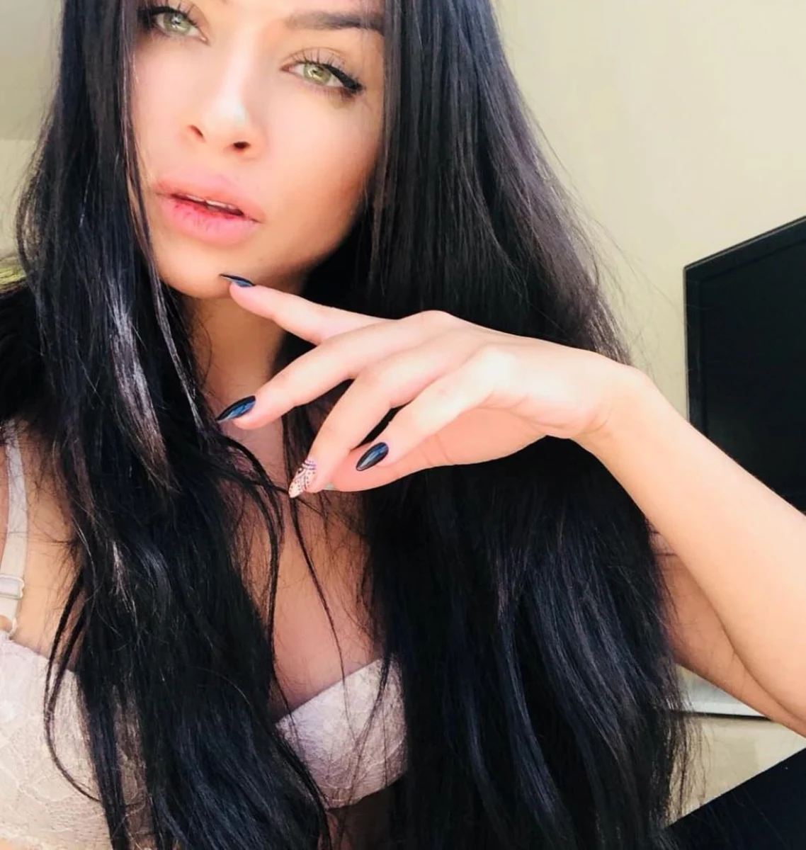 Lana escort in London