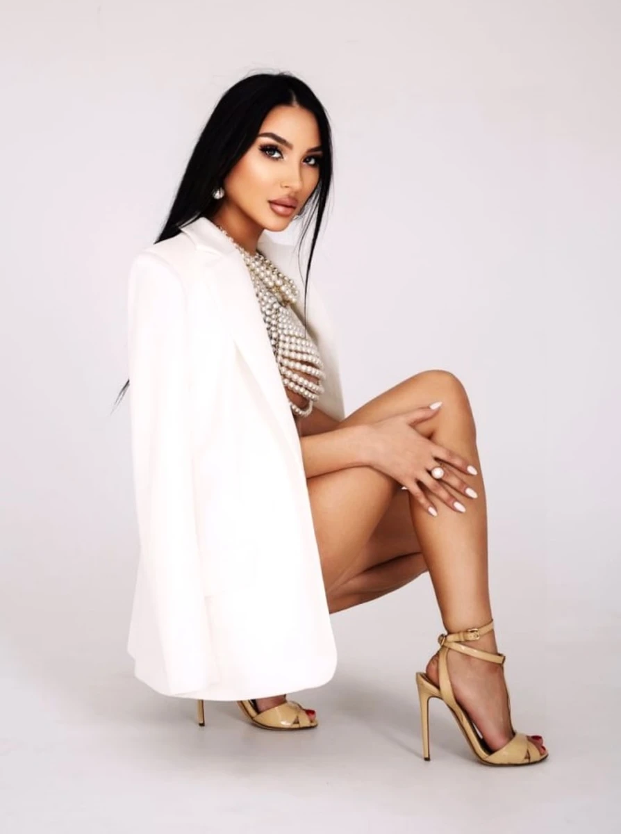 Lila escort in London