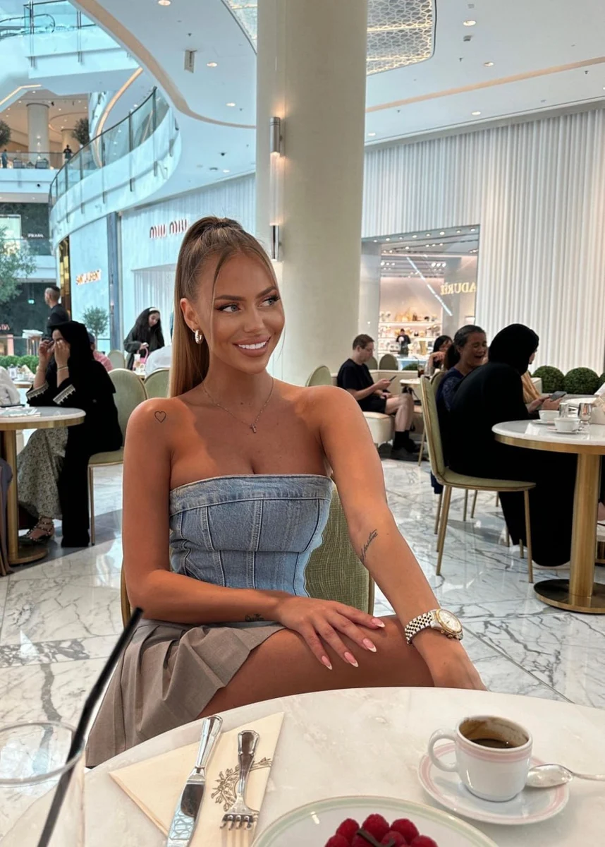 Maria escort in London
