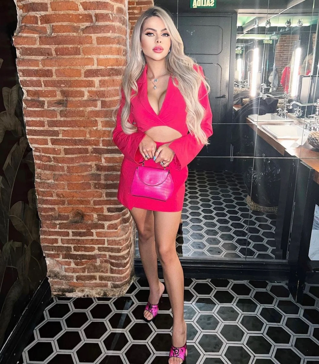 Martina escort in London