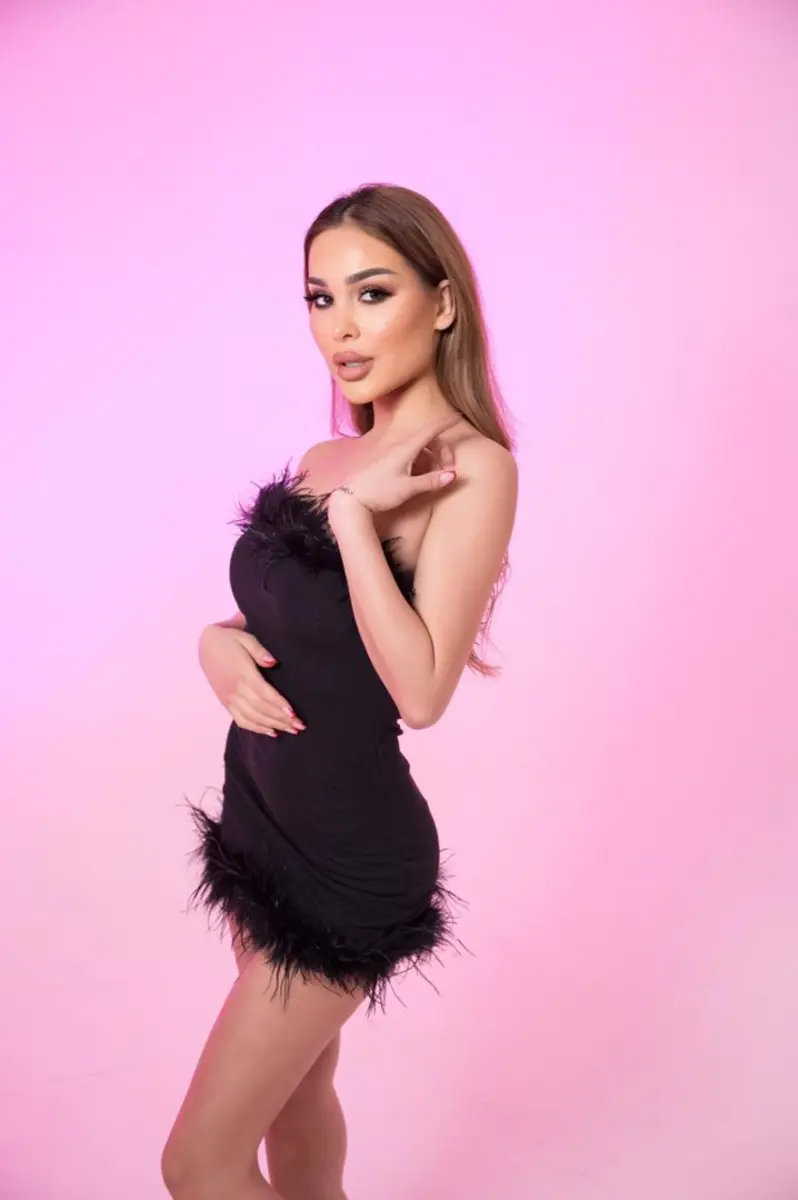 Selena escort in London