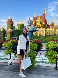 Simona escort in London