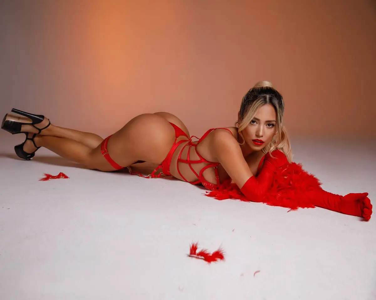 Stepphie escort in London