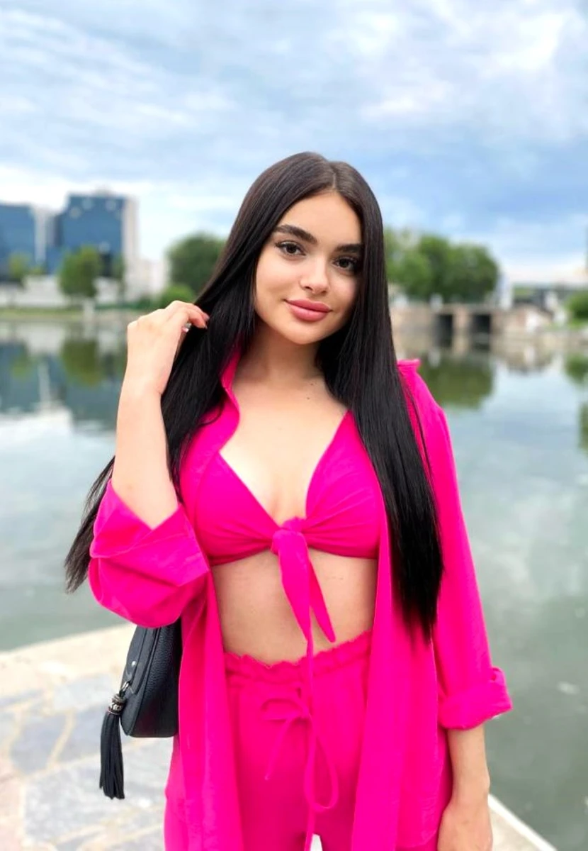 Vika escort in London